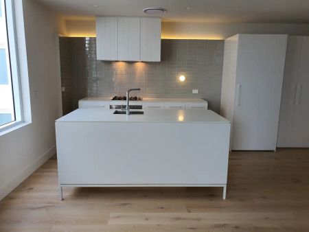 “Unfurnished, Air-conditioned 1 Bedroom Apartment - walk to schools, bars/cafes, public transport and the Brisbane River” - Photo 3