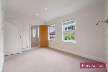 Downes Court, London, N21 - Photo 3