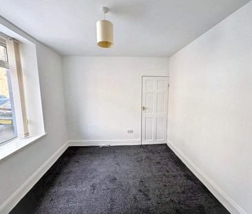 4 bedroom terraced house to rent - Photo 6