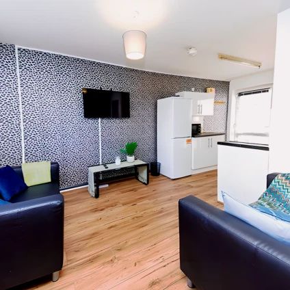 4 bedrooms 2 bathrooms - Photo 1