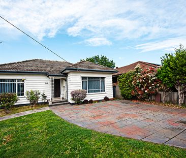 38 Denver Street, Bentleigh East VIC 3165 - House For Rent | Domain - Photo 1