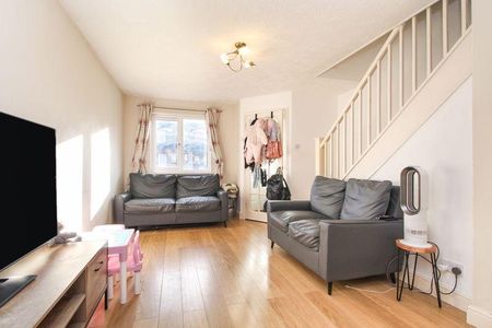 2 bedroom terraced house to rent - Photo 2