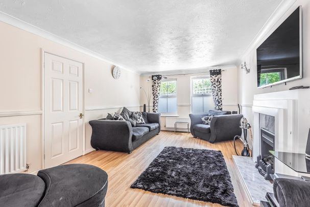 4 bedroom detached house to rent - Photo 1