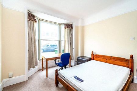 4 bedroom terraced house to rent - Photo 2