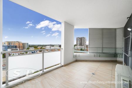 Luxury Two Bedroom Apartment, Level 9 - Photo 2