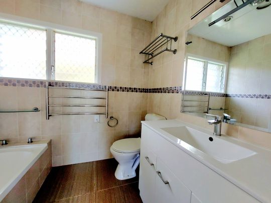 Sunny brick unit - Photo 1