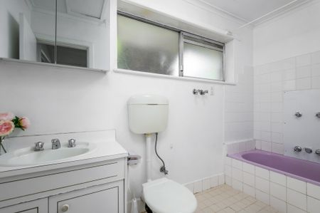 Quiet, Bright & Convenient Living - Photo 4