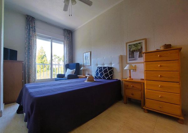 Apartamento 2 dormitorios con piscina al lado del mar