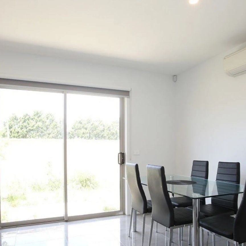 4 Pomeranian Lane, Hallam. - Photo 1