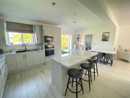 Grange Road, West Cross, Swansea, SA3 - Photo 2