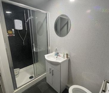 6 bedroom house to rent - Photo 4