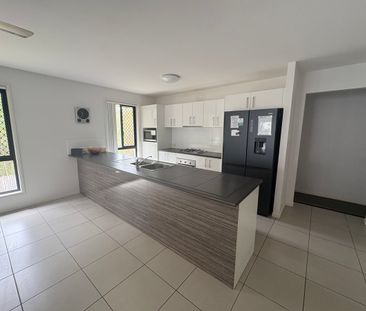Perfectly Sized Home For The Family - Photo 4