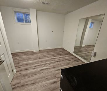 For Lease - 106 East Avenue Unit# Basement, Toronto, Ontario - Photo 5