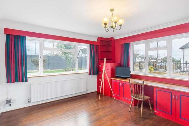 Hayes Way, Beckenham, BR3 - Photo 1