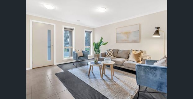 Light, Space, and Style in Perfect Harmony - Photo 1