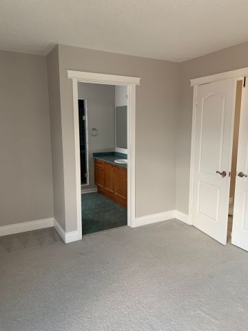 For Lease - 1328 Goldhawk Trail, Oakville, Ontario - Photo 4