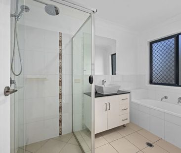 Spacious Family Home on a Corner Block! - Photo 6