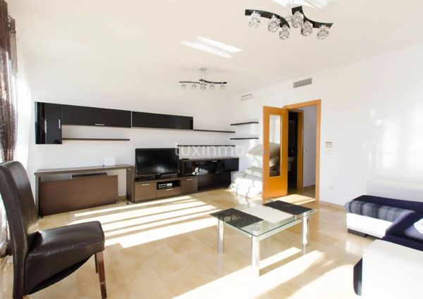 Semi-detached house with panoramic views for rent in Calpe