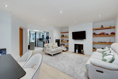 2 Bedroom Apartment To Let - Photo 2