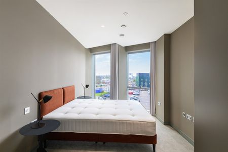 Available from 05/12/2025 - 2 Bed Apartment, Furnished - Photo 4