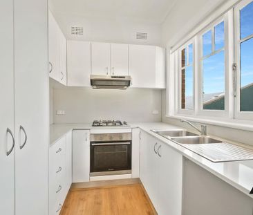 Charming One-Bedroom Apartment with Character and Convenience - Photo 1