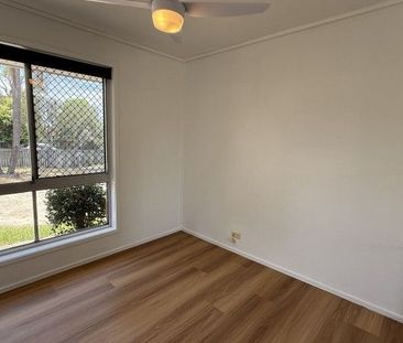 3 Bedroom Home in Molendinar - Photo 2