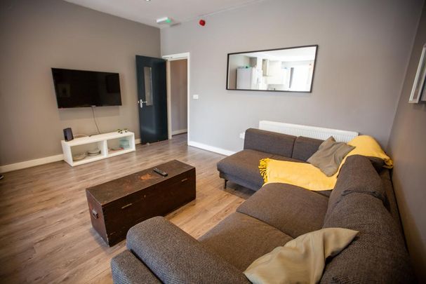 1 bedroom in a house share to rent - Photo 1