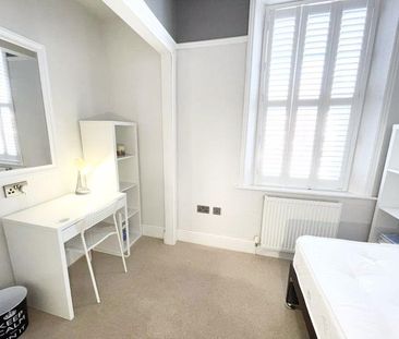 1 bedroom in a flat share to rent - Photo 5