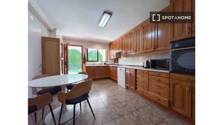 5 room luxury Flat for rent in La Pobla de Vallbona, Valencia - Photo 5