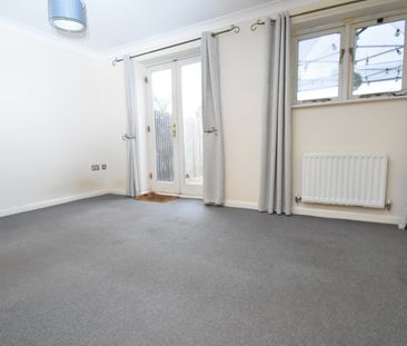 4 bedroom semi-detached house to rent - Photo 1