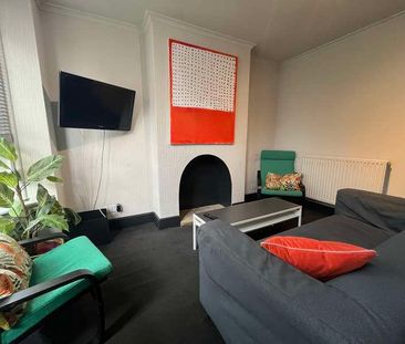 Bedroom Student House, LN1 - Photo 2