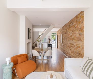 Renovated terrace in end-row position and village address - Photo 1