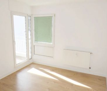 Düsseldorf-Grafenberg: 4-Zimmer-Wohnung mit Einbauküche, Balkon und... - Photo 3