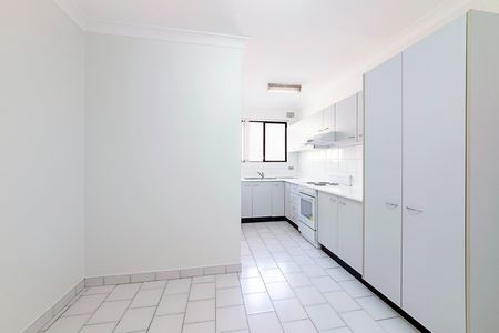 LOCATION!! LOCATION!!! CLOSE TO EVERYTHING!! - Photo 4