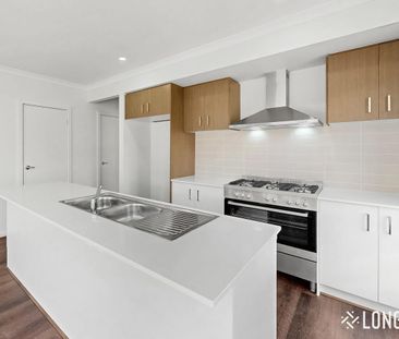 Space, Convenience & Community Living - Photo 4