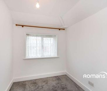 North Lane, Aldershot, Hampshire, GU12 - Photo 3