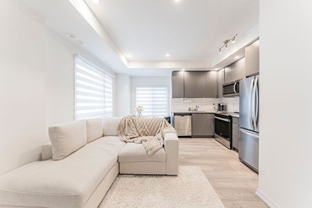 For Lease - 24 Lytham Green Circle Unit# 31, Newmarket, Ontario - Photo 2