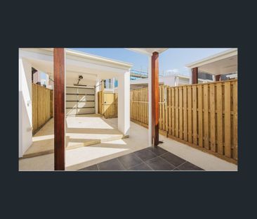 Single Story Lowset Home - Photo 6