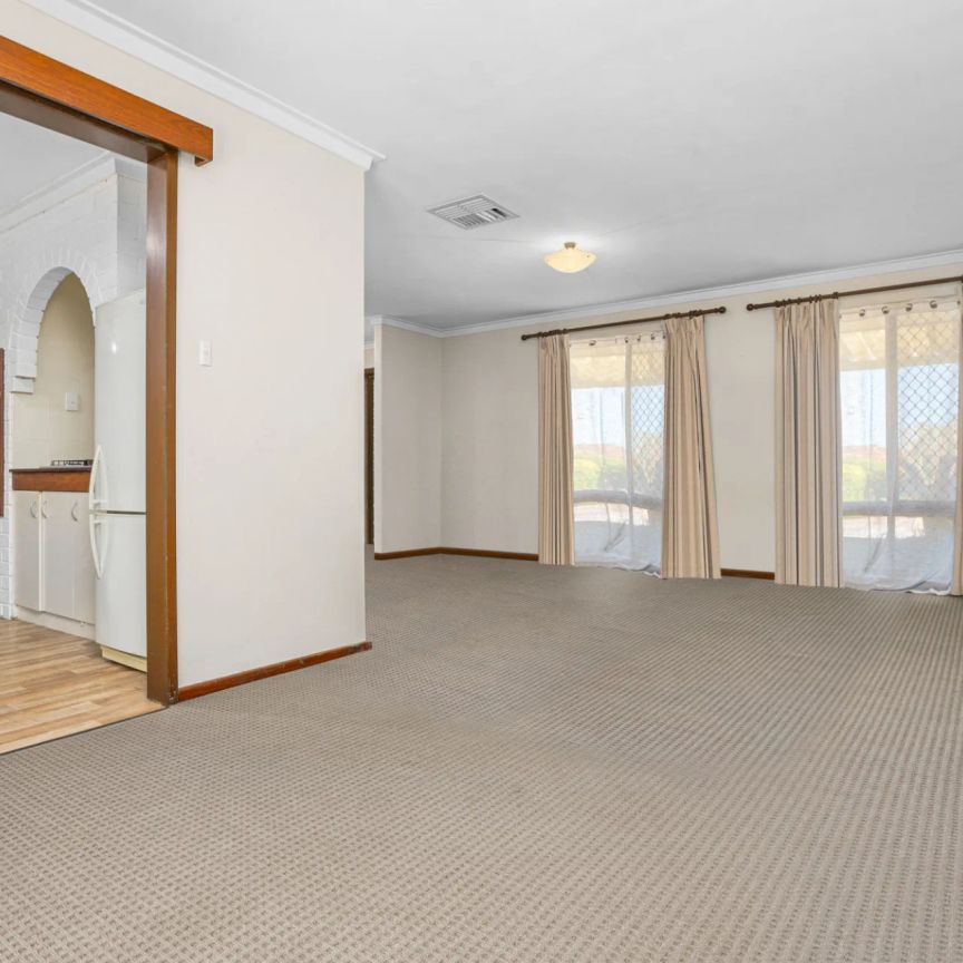 24 Tangney Crescent, Kardinya. - Photo 1