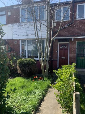 3 bedroom terraced house to rent - Photo 4