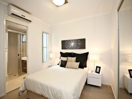 4/51 Lambert Road, INDOOROOPILLY - Photo 4