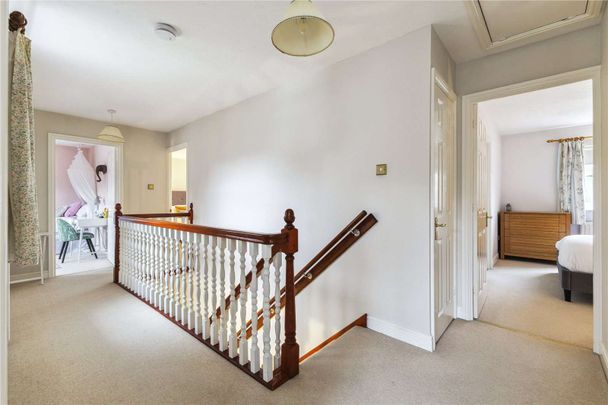 Well laid out family home in a sought after location. - Photo 1