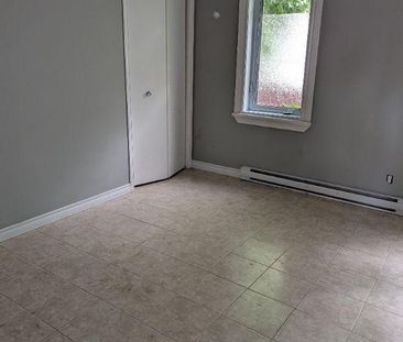 Grand 3 1/2 à Louer Pour Sept 2026 - Photo 1