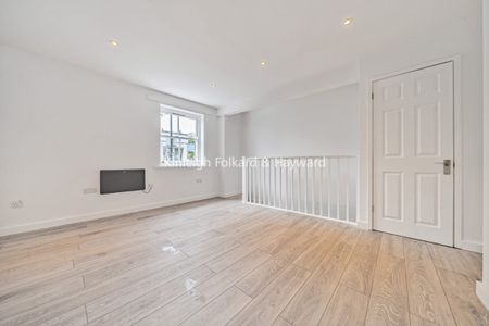 Dartmouth Road, Forest Hill, London, SE23 - Photo 2