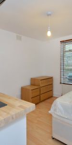 Marloes Road, Kensington and Chelsea, London, W8 - Photo 4