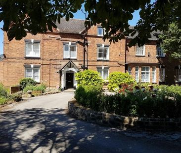 Flat to rent on - Photo 1