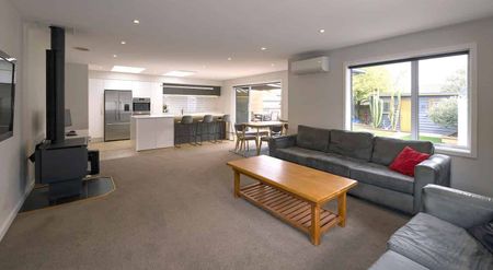 Comfortable 3 bedroom family home - Photo 4