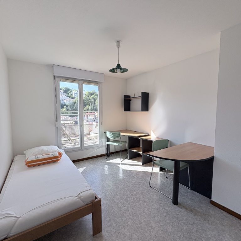 Location Appartement 1 pièce 18m² ST ETIENNE 42100 - Photo 1