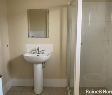 Spacious Granny Flat - Photo 2