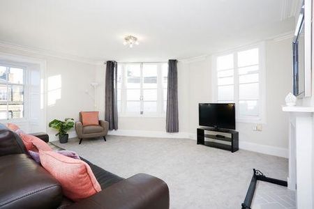 3 bedroom flat to rent - Photo 4
